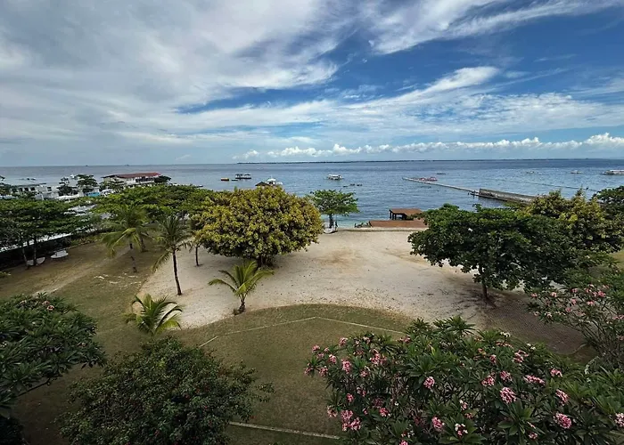 Chateau By The Sea Hotel 4*