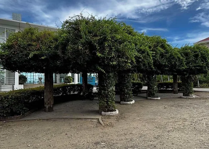 Chateau By The Sea 4*