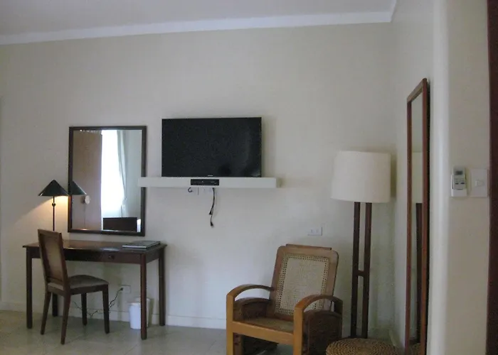 Chateau By The Sea Hotel 4*